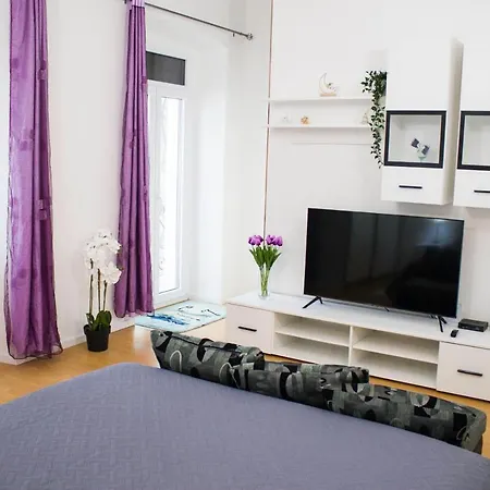 White Orchid Apartman