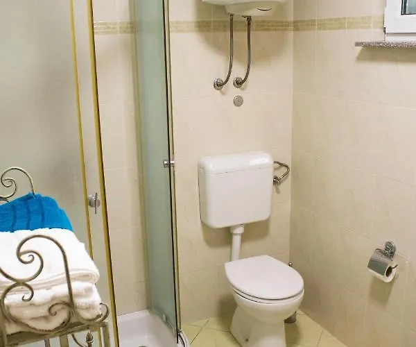 White Orchid Apartman Pula