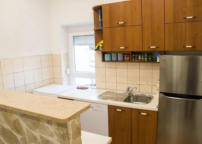 White Orchid Apartman *