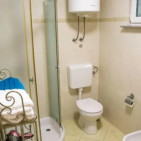 White Orchid Apartment Pula