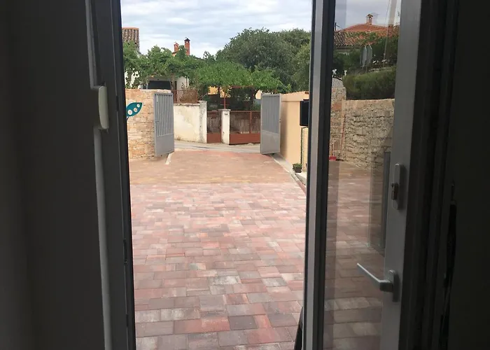 White Orchid Apartman Pula